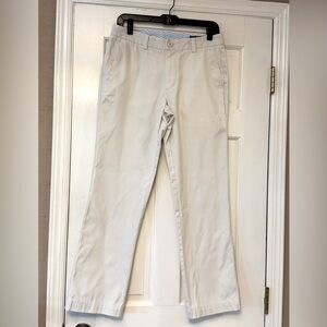 Vineyard Vines Cream Chinos for Effortless Style